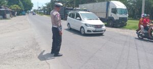 Personil Sat Lantas Polres Batu Bara: Pengaturan Lalu Lintas dan Pengamanan Sholat Jumat