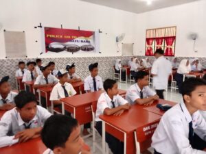 Polres Batu Bara Sosialisasikan Pencegahan Kenakalan Remaja di SMP Yayasan Bina Bangsa