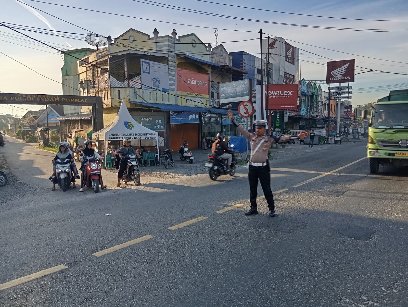 Sat Lantas Polres Batu Bara Lancarkan Arus Lalu Lintas di Sejumlah Titik Rawan