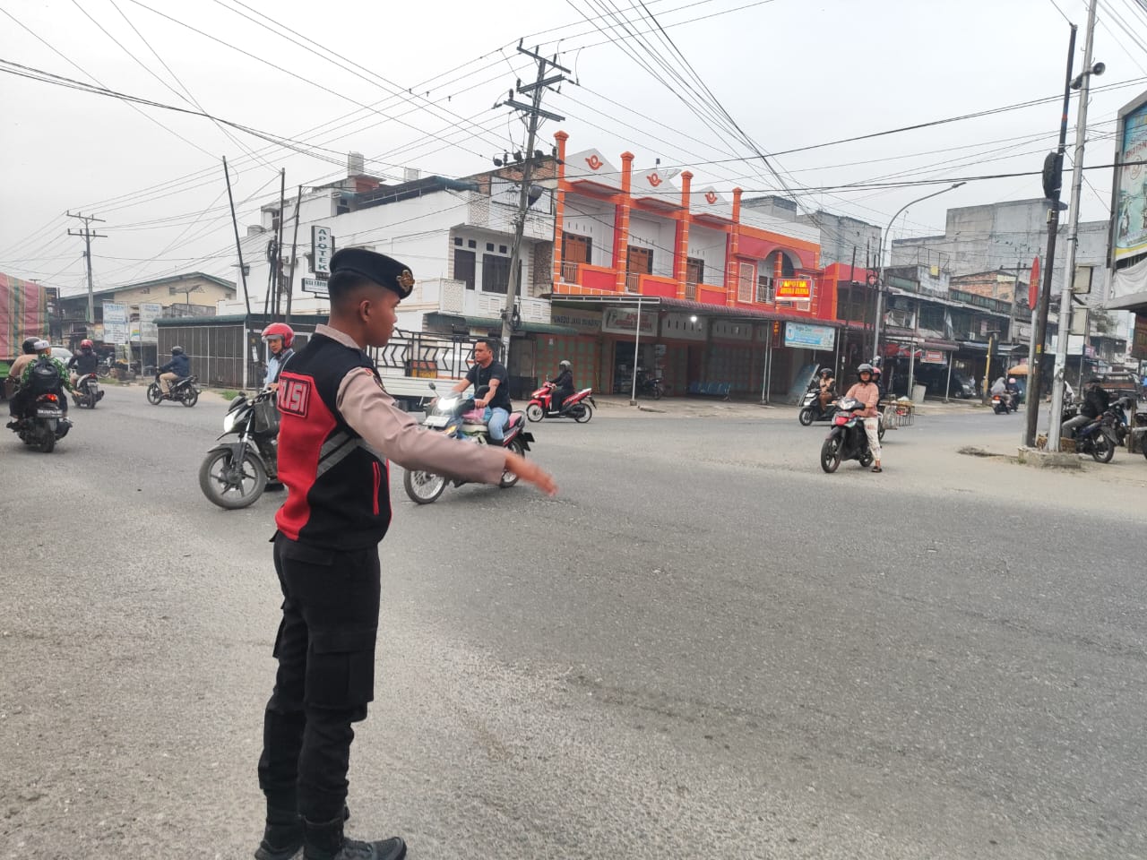 Sat Samapta Polres Batu Bara Jaga Keamanan dan Kelancaran Lalu Lintas di Pagi Hari