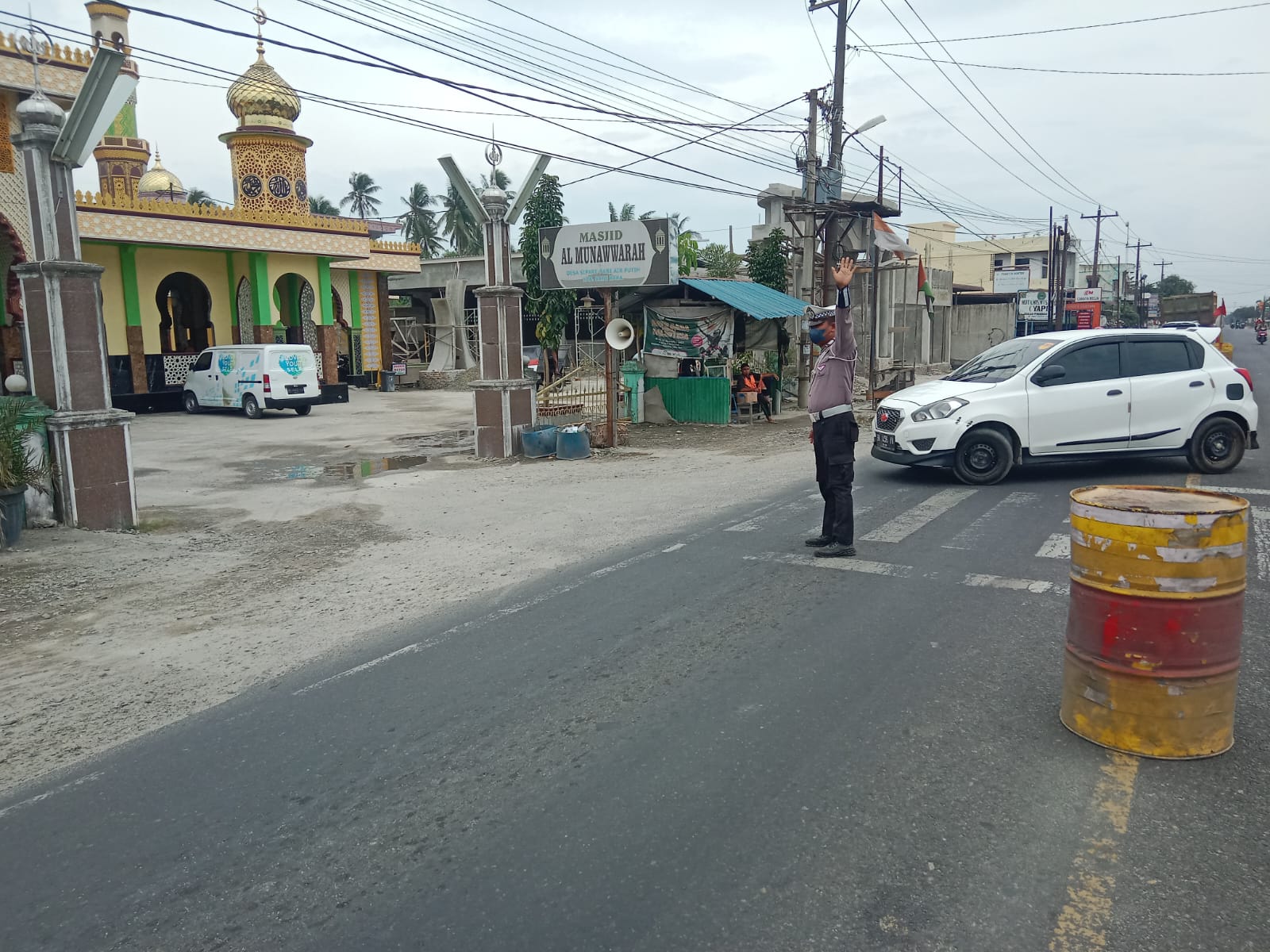 Sat Lantas Polres Batu Bara Jamin Kelancaran Lalu Lintas di Masjid saat Sholat Jumat