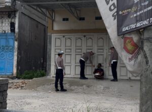 Satlantas Polres Batu Bara Bagi Kebaikan: Nasi Kotak untuk ODGJ, Pekerja Jalanan, dan Tukang Becak