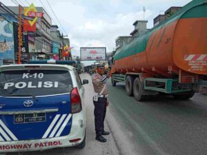 Sat Lantas Polres Batu Bara Lakukan Patroli Kibas Bendera, Jaga Kamseltibcarlantas