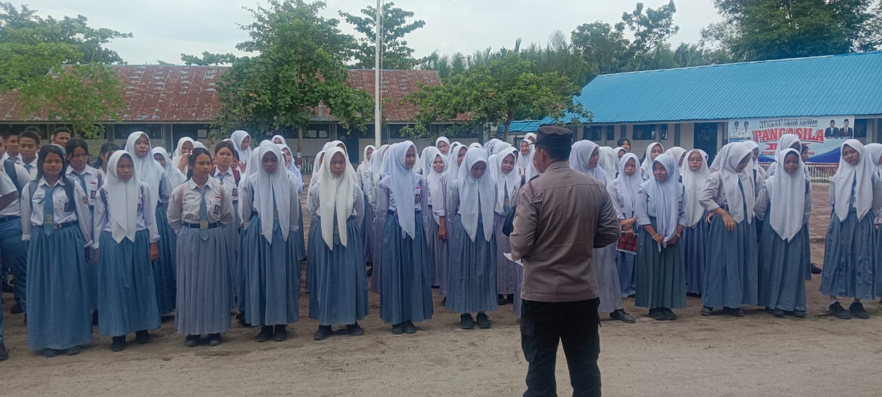 Polsek Medang Deras Sosialisasikan Call Center 110 ke SMA Negeri 1 Nenassiam
