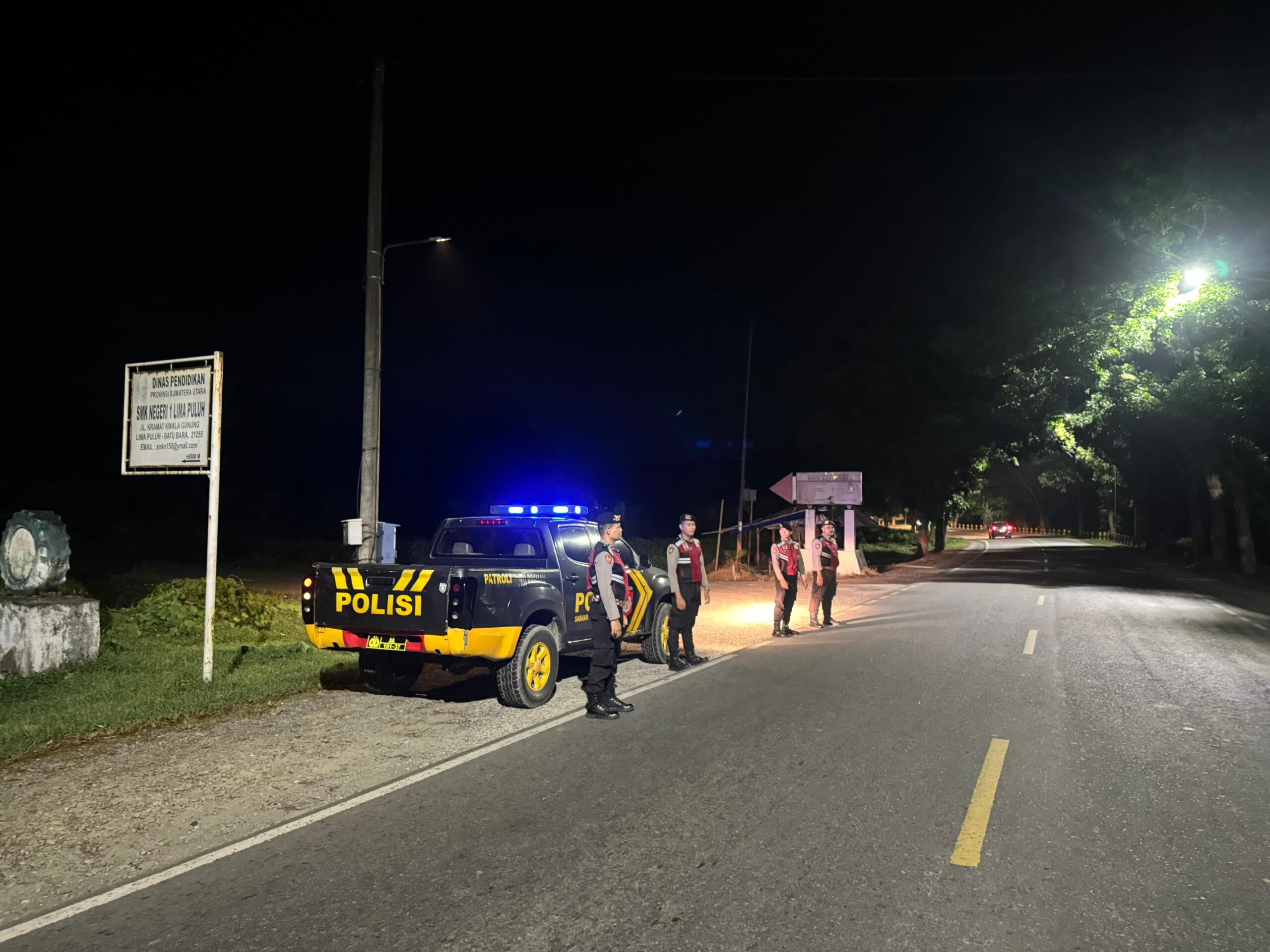 Sat Samapta Polres Batu Bara Patroli Malam, Jaga Kamtibmas di Simpang Limau Manis