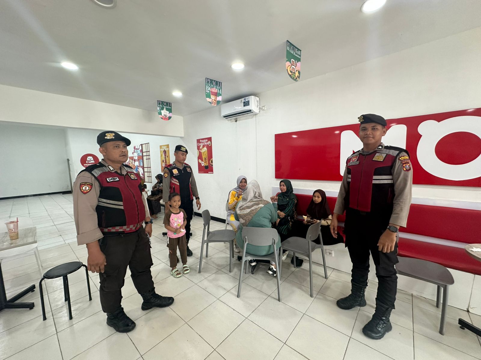 Patroli Dialogis Sat Samapta Polres Batu Bara: Jalin Keakraban dan Jaga Kamtibmas di Momoyo Tanjung Tiram