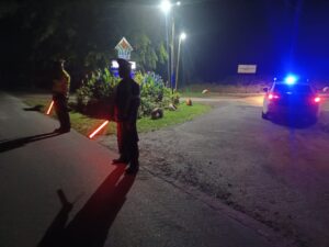 Polres Batu Bara Jaga Kamseltibcarlantas melalui Patroli Blue Light