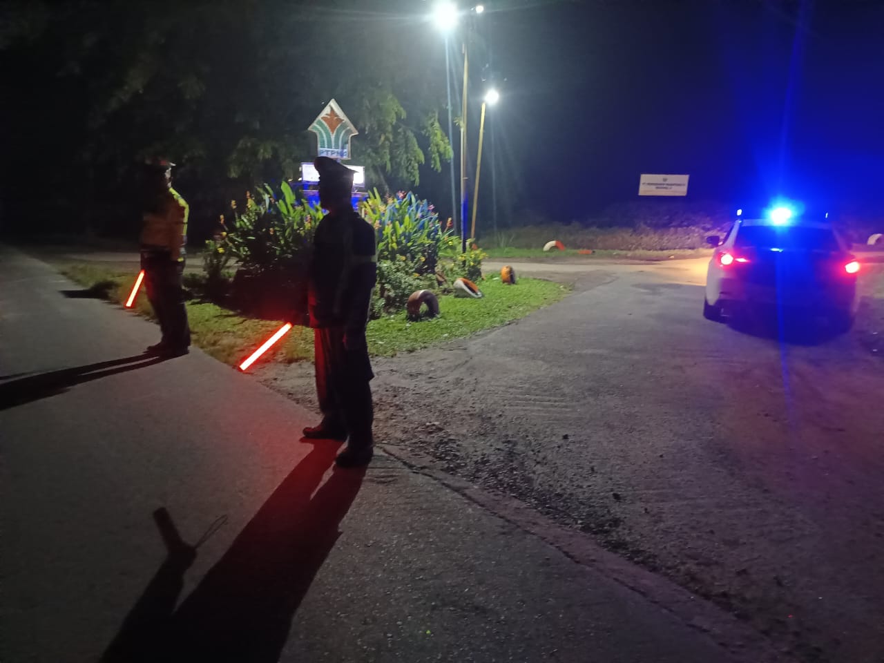Polres Batu Bara Jaga Kamseltibcarlantas melalui Patroli Blue Light