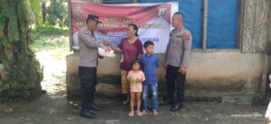 Polsek Indrapura Salurkan Bantuan Beras dalam Giat “Minggu Kasih”