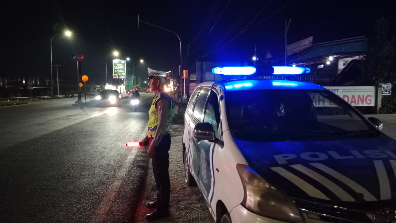 Patroli Blue Light Polres Batu Bara Jamin Kamseltibcarlantas di Jalinsum