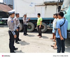 Satlantas Polres Batu Bara Sosialisasikan Bahaya Over Dimensi dan Over Load