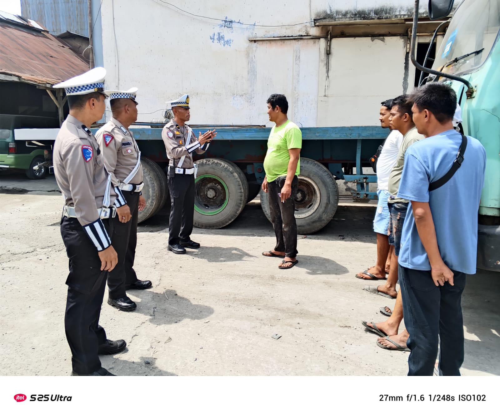 Satlantas Polres Batu Bara Sosialisasikan Bahaya Over Dimensi dan Over Load