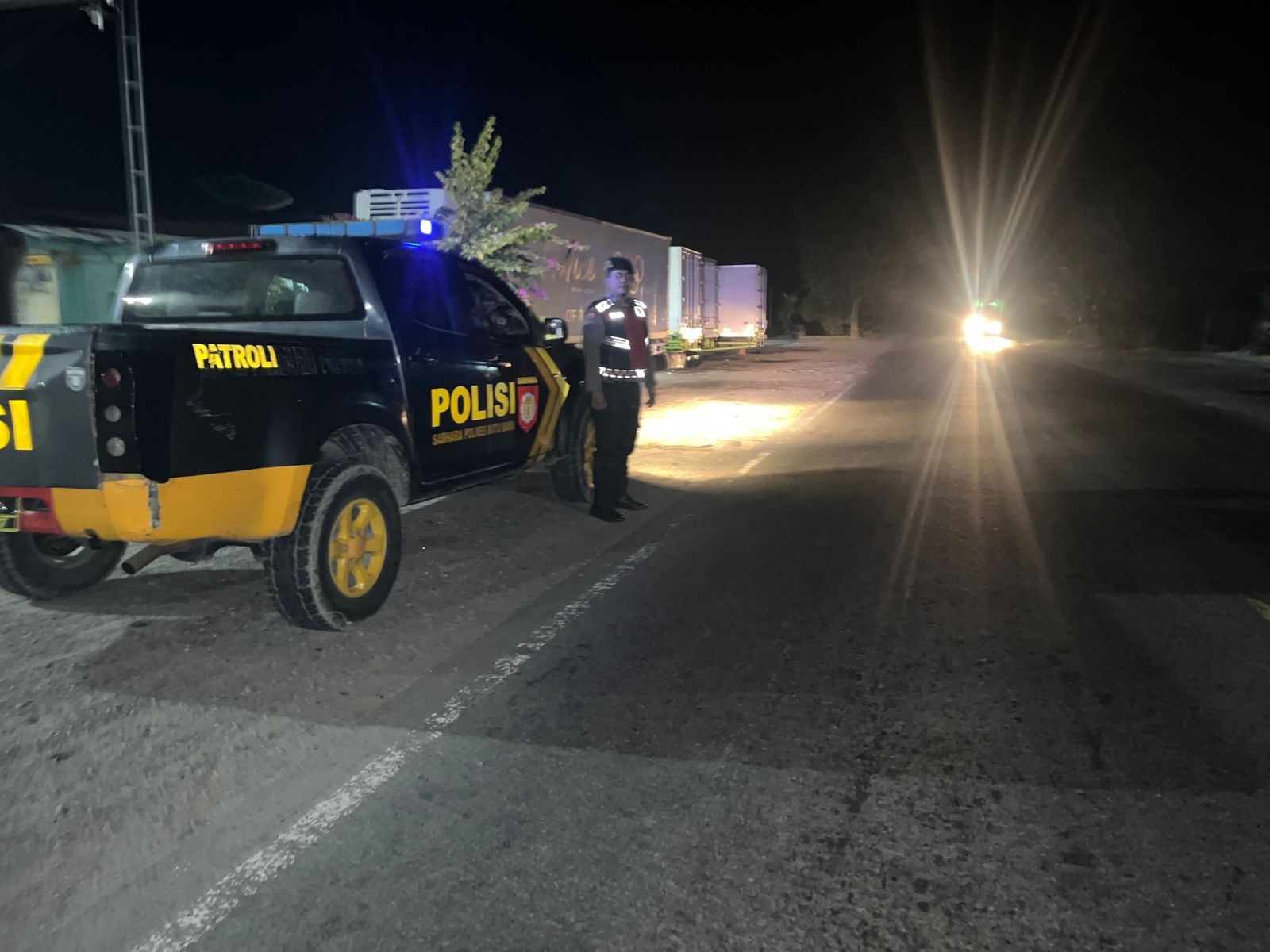 Patroli Blue Light Polres Batu Bara Jaga Kondusifitas Kamtibmas di Jalinsum Lima Puluh