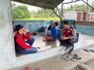 Sat Samapta Polres Batu Bara Berikan Himbauan Kamtibmas dan Sosialisasi Call Center 110 di Warung Kopi