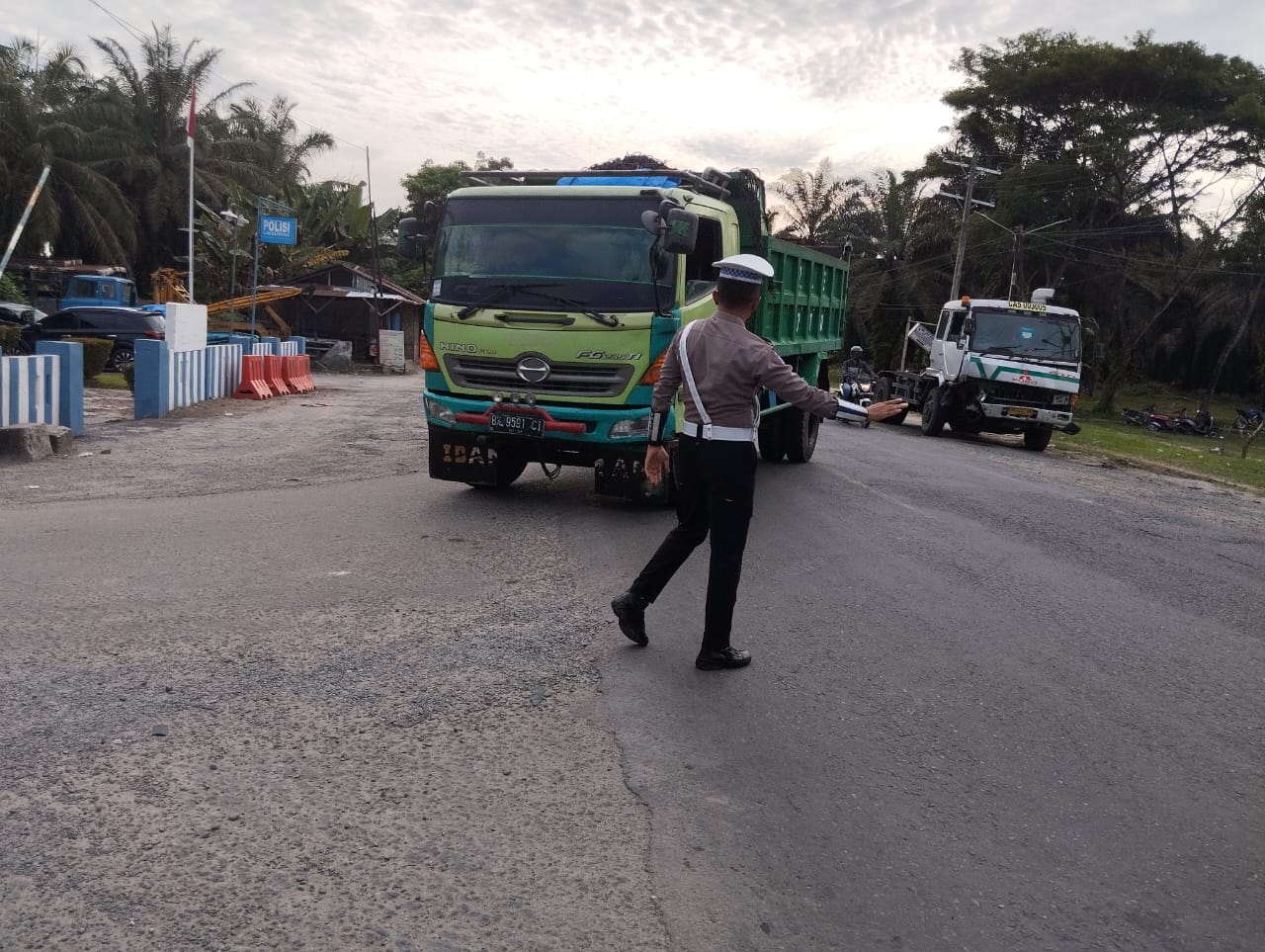 Personil Sat Lantas Polres Batu Bara Sukses Atur Lalu Lintas, Ciptakan Kamseltibcarlantas Kondusif