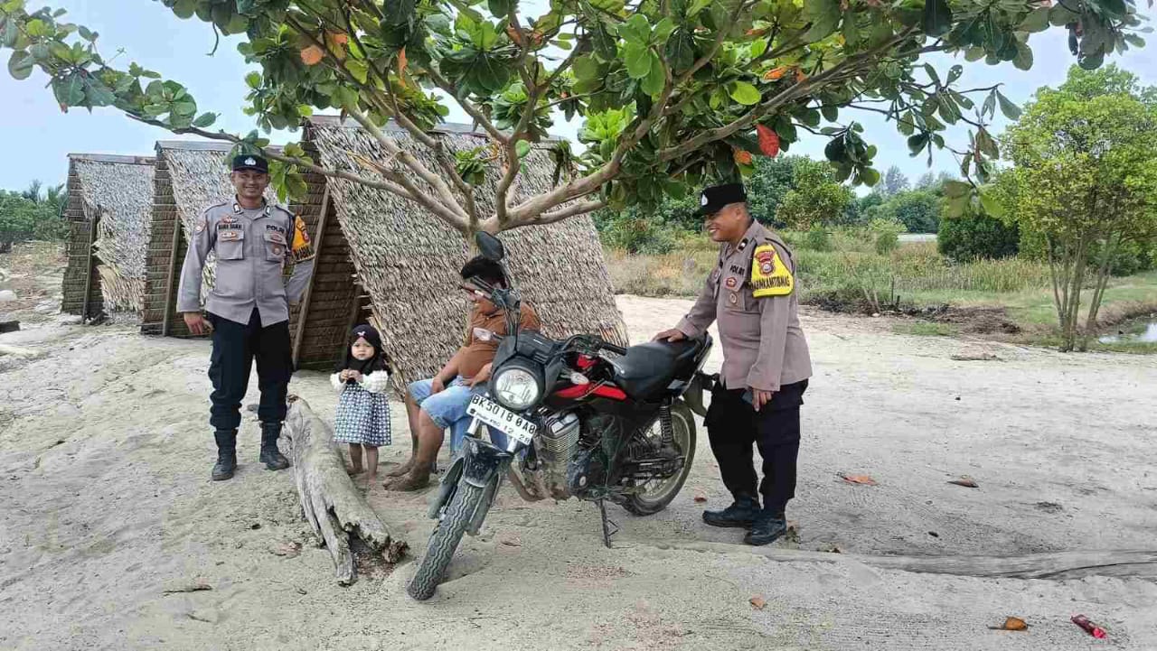 Polsek Indrapura Amankan Objek Wisata Pantai Datuk, Jamin Liburan Aman dan Nyaman