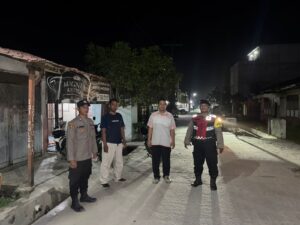 Patroli Malam Polsek Medang Deras Cegah Kejahatan dan Jaga Kamtibmas