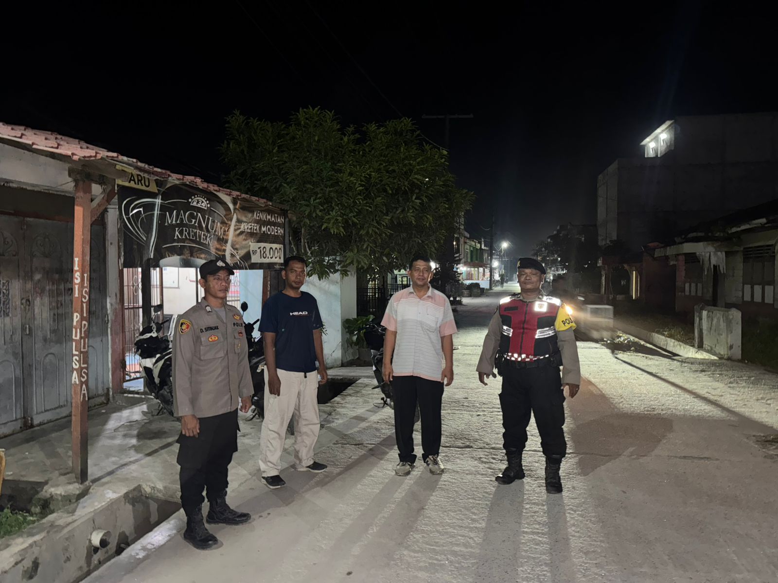 Patroli Malam Polsek Medang Deras Cegah Kejahatan dan Jaga Kamtibmas