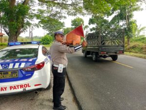 Sat Lantas Polres Batu Bara Lakukan Patroli Kibas Bendera dan Video Situasi Arus Lalu Lintas