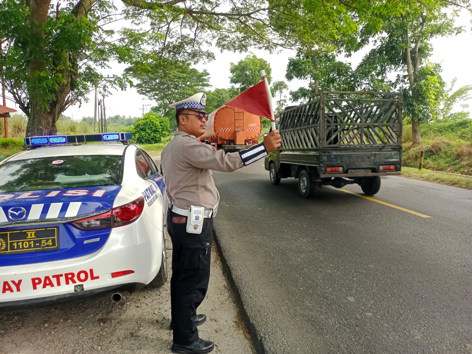 Sat Lantas Polres Batu Bara Lakukan Patroli Kibas Bendera dan Video Situasi Arus Lalu Lintas