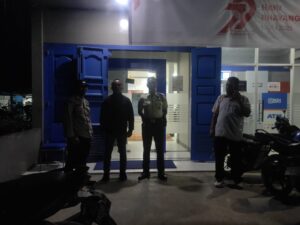 Patroli Malam Polsek Medang Deras Jaga Kondusifitas Kamtibmas di Pagurawan