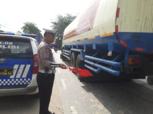 Sat Lantas Polres Batu Bara Patroli Kibas Bendera: Jaga Kamseltibcarlantas di Kabupaten Batu Bara