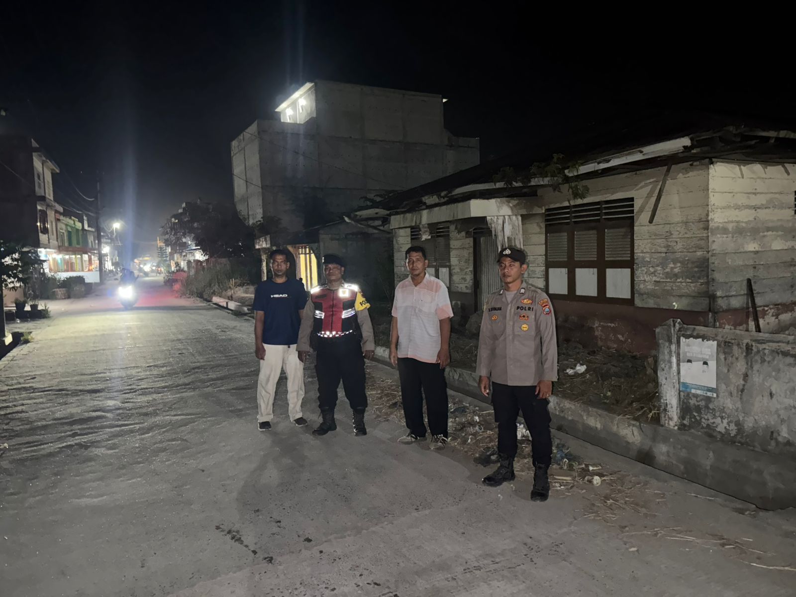 Patroli Malam Polsek Medang Deras Cegah Kejahatan dan Jaga Kamtibmas