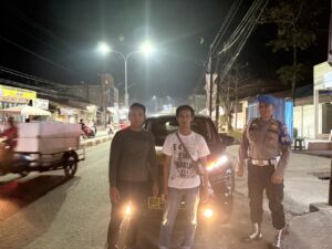 Patroli Mobile Polsek Labuhan Ruku Amankan Simpang Bogak, Pajak Kerang, dan Pelabuhan Ujung Bom