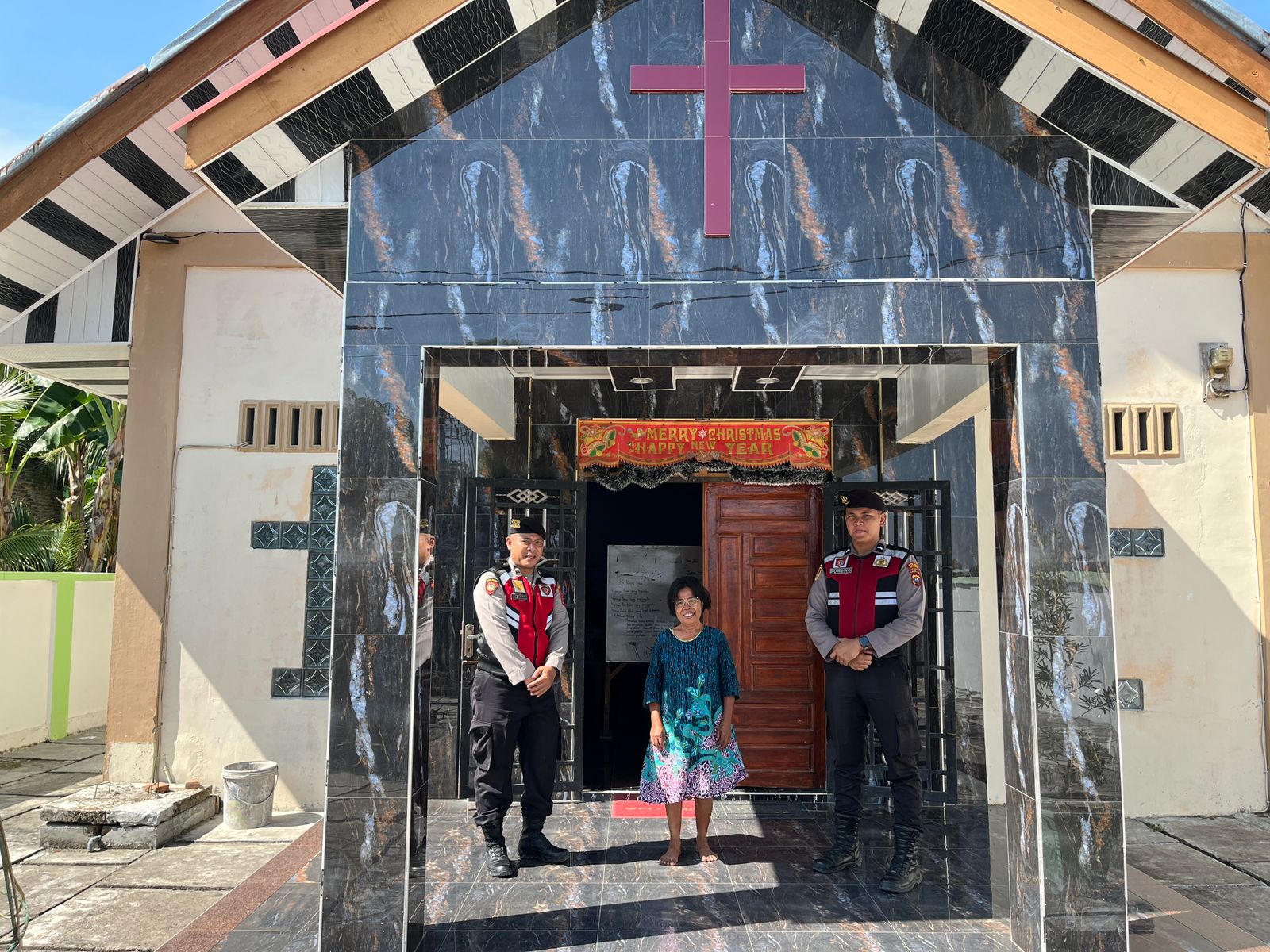 Satuan Sabhara Polres Batu Bara Pastikan Keamanan Ibadah di Sejumlah Gereja