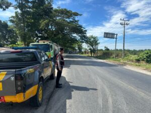 Patroli Presisi Polres Batu Bara Jaga Keamanan di Simpang Dolok Pop, Lima Puluh