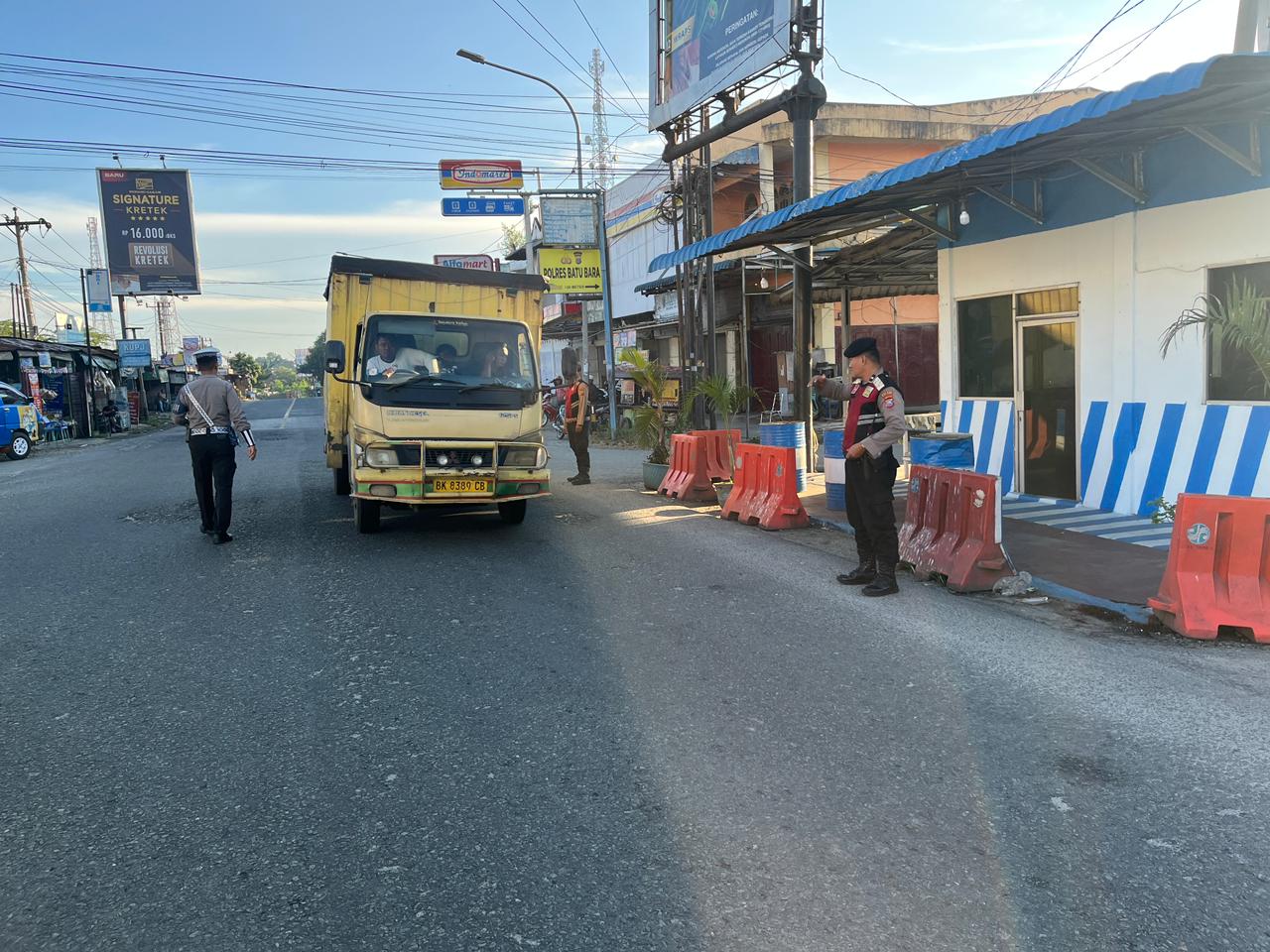 Polres Batu Bara Tingkatkan Kehadiran Polisi di Lapangan Melalui Strong Point Pagi