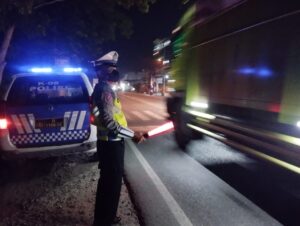 Patroli Blue Light Satlantas Polres Batu Bara Jaga Kamseltibcarlantas di Berbagai Titik Rawan
