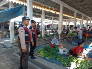 Sat Samapta Polres Batu Bara Jaga Kondusifitas Pasar Limapuluh dengan Patroli dan Himbauan Kamtibmas