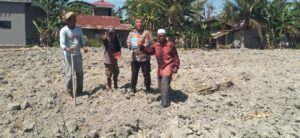 Polisi dan Kelompok Tani di Indrapura Tanam Jagung Serentak untuk Ketahanan Pangan