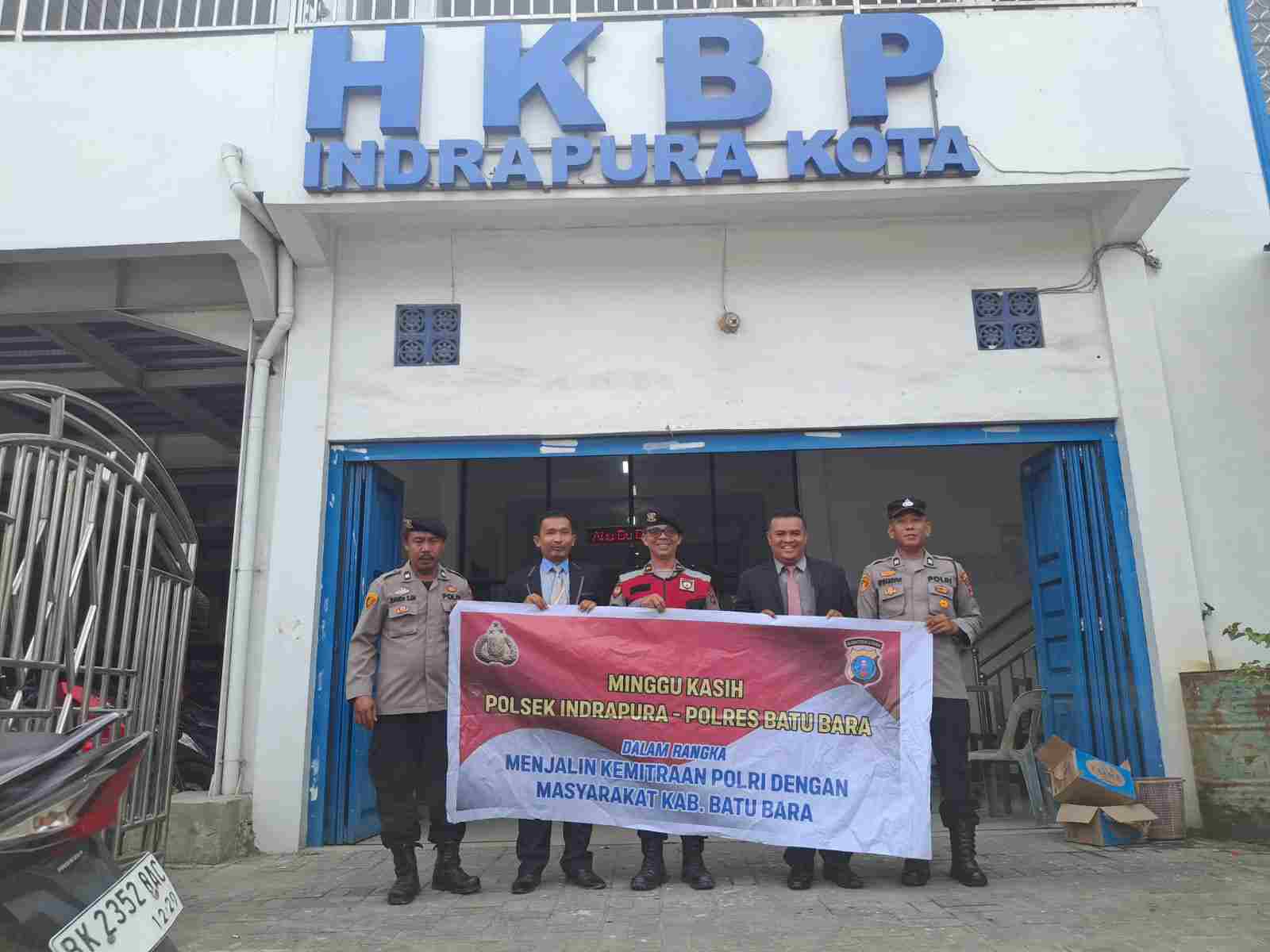 Polsek Indrapura Tunjukkan Kepedulian Lewat “Minggu Kasih” di HKBP Indrapura