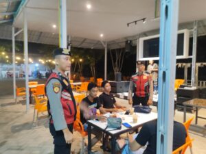 Sat Samapta Polres Batu Bara Patroli dan Beri Imbauan Kamtibmas di Pemandian Air Panas Sijira-jira
