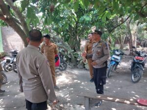 Sat Binmas Polres Batu Bara Jalin Silaturahmi dan Jaga Harkamtibmas di Desa Perkebunan Tanah Gambus