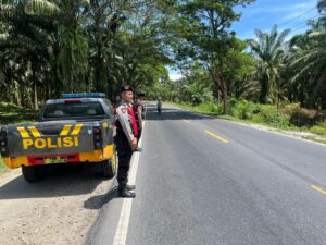 Patroli Presisi Polres Batu Bara Amankan Simpang Jalinsum Laut Tador