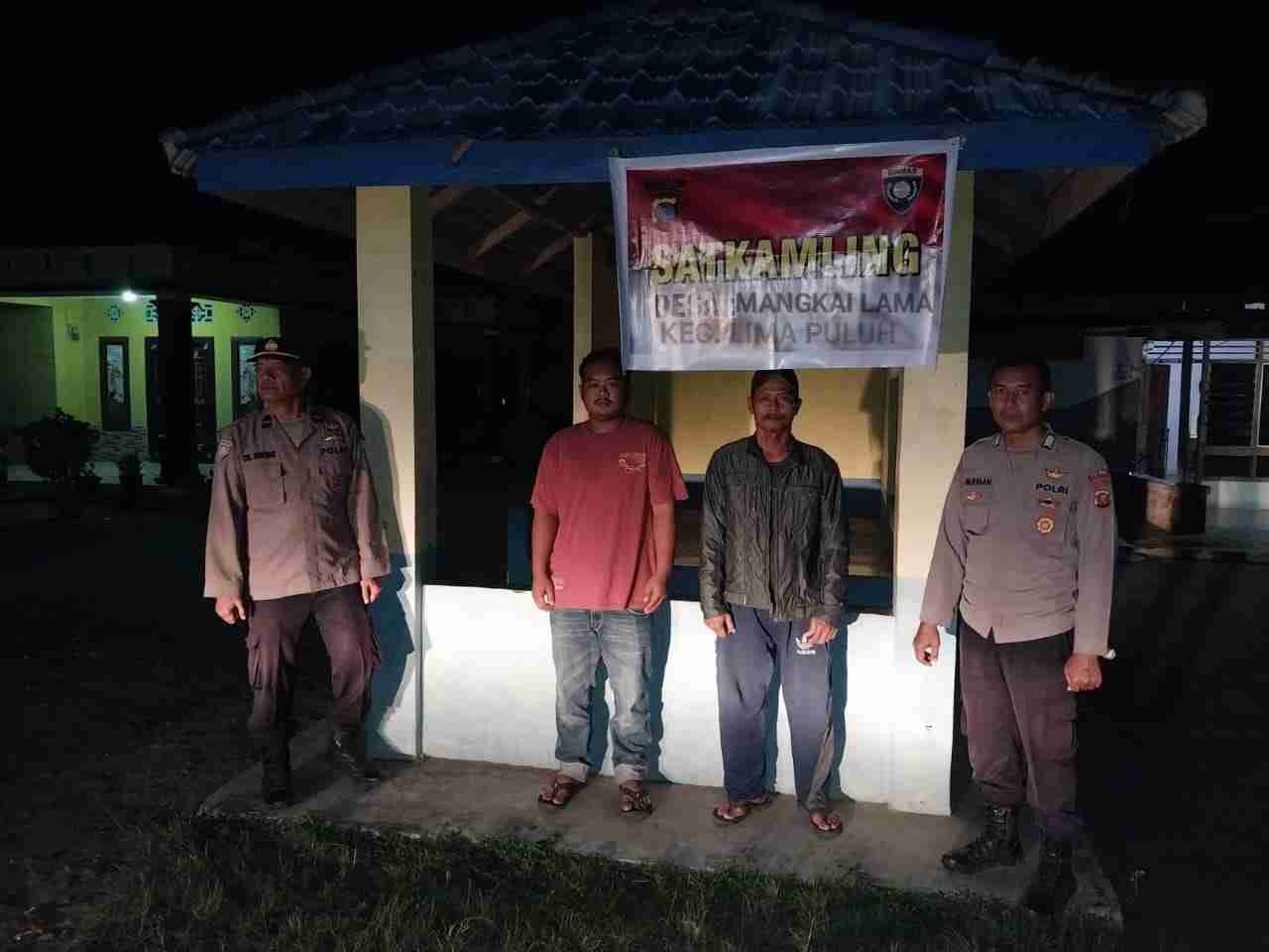 Sat Binmas Polres Batu Bara Perkuat Keamanan di Desa Mangkai Lama melalui Pengecekan Pos Kamling