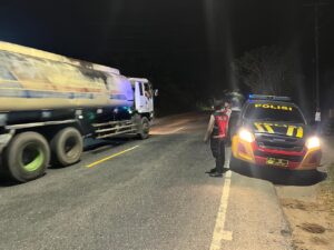 Patroli Blue Light Polres Batu Bara Awasi Keamanan Simpang PT Perkebunan Tanah Gambus