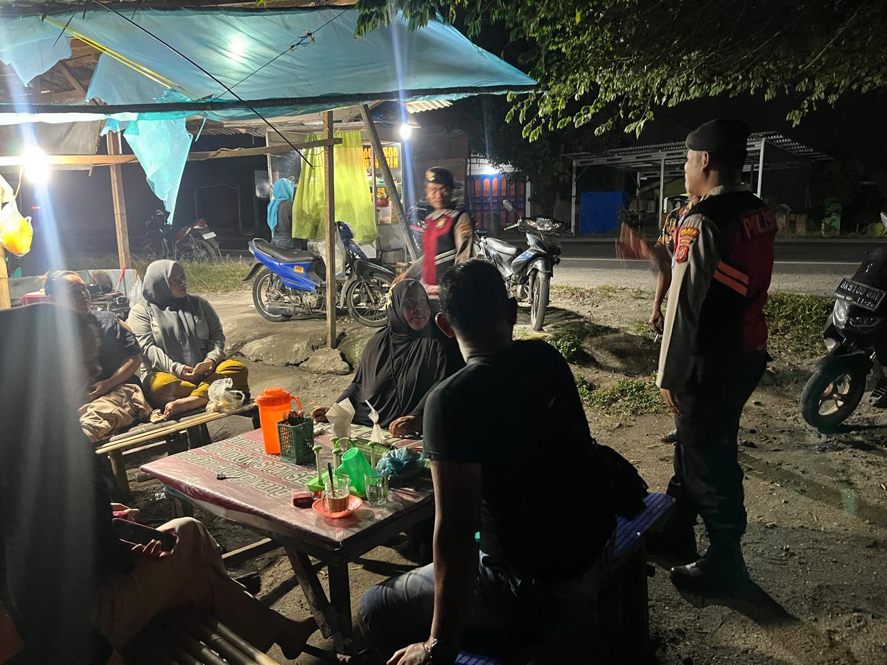 Patroli Presisi Polres Batu Bara Jaga Keamanan Simpang Jalinsum Perkebunan Limau Manis