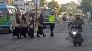 Satlantas Polres Batu Bara Jaga Kelancaran dan Keamanan Lalu Lintas di Sejumlah Titik Rawan