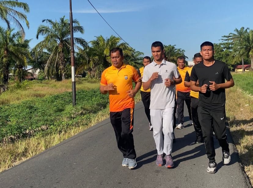 Wakapolsek Indrapura Pimpin Olahraga Bersama, Jaga Kesehatan dan Kebugaran Personel