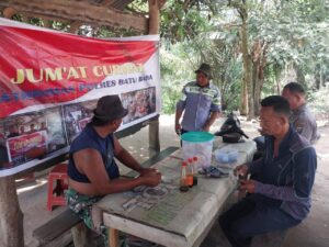 Sat Binmas Polres Batu Bara Gelar Jumat Curhat dan Cooling System di Desa Sumber Padi: Cegah Kejahatan Jalanan dan Geng Motor