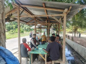 Sat Samapta Polres Batu Bara Sosialisasikan Kamtibmas di Warung Bu Ida Simpang Dolok