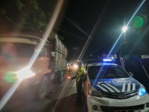 Satlantas Polres Batu Bara Patroli Blue Light Antisipasi Gangguan Kamseltibcarlantas