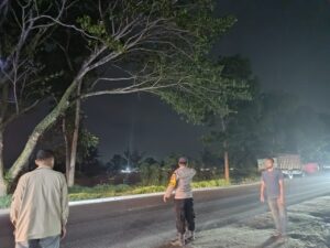 Patroli Mobile Polsek Lima Puluh Jaga Kondusifitas Kamtibmas