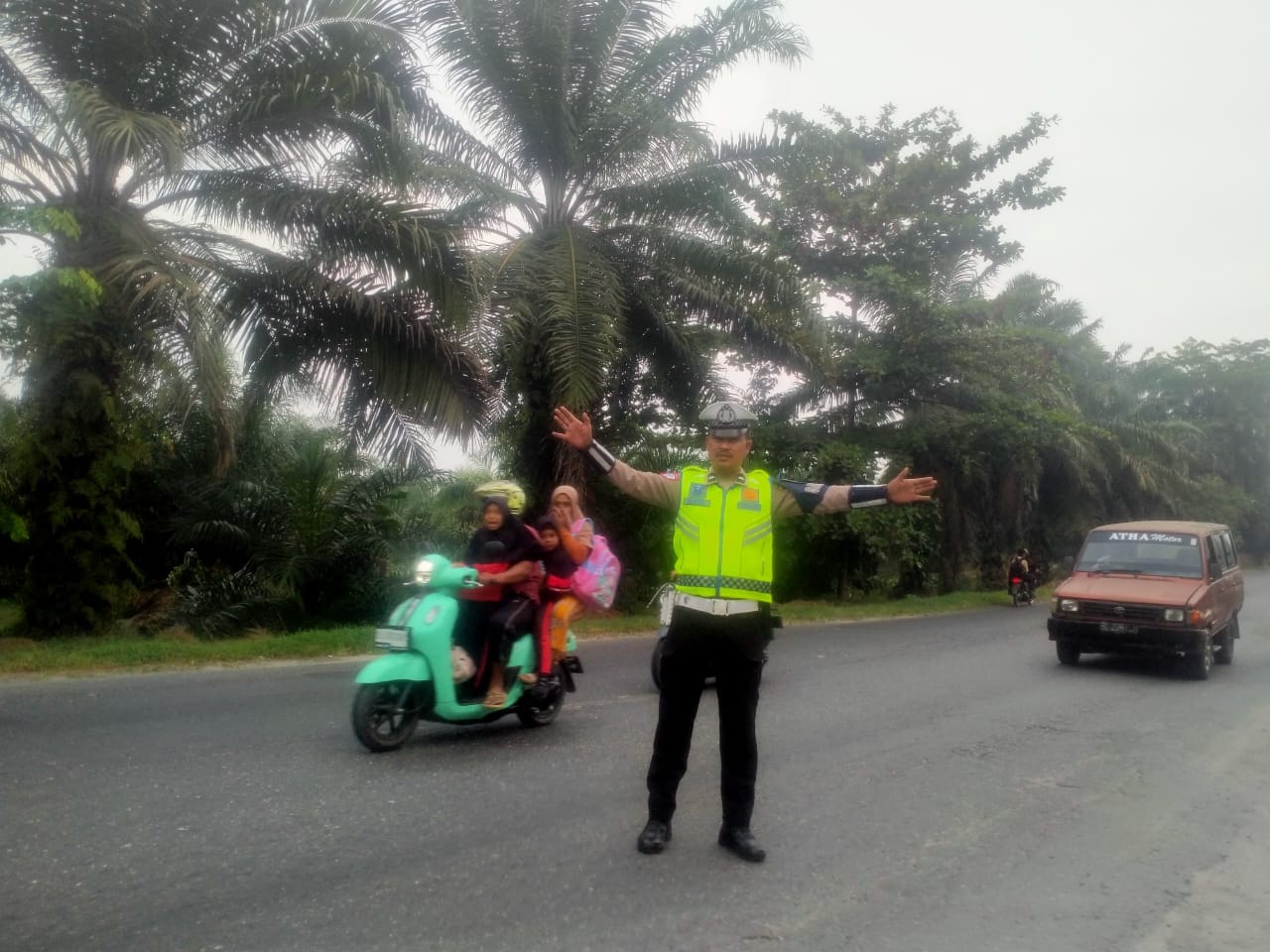 Sat Lantas Polres Batu Bara Optimalkan Pengaturan Lalu Lintas dalam Operasi Patuh Toba 2025