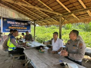 Sosialisasi Tertib Berlalu Lintas di Simpang Limau Manis: Wujud Keseriusan Polres Batu Bara dalam Operasi Patuh Toba 2025