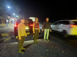 Patroli Mobile Polsek Lima Puluh Jaga Kamtibmas di Malam Hari